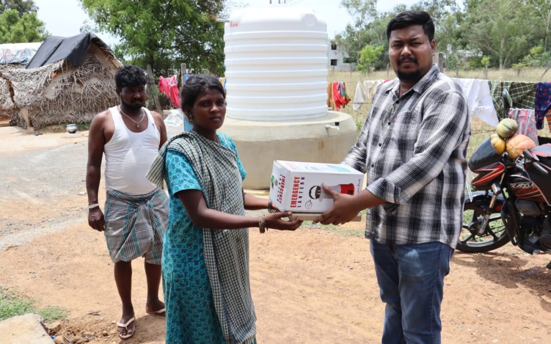 Solar lamp distribution at Thandaram village